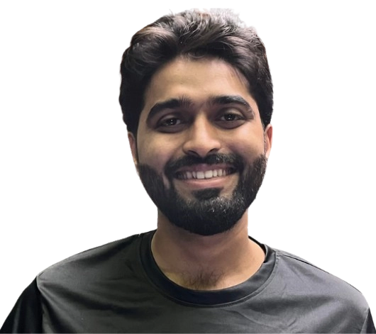 freelance digital marketing analyst in kochi looking at the screen with a smile